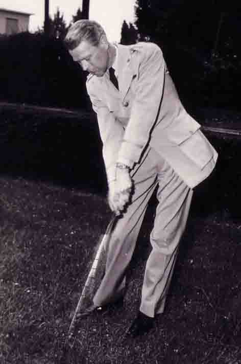 General Norstad spelar golf